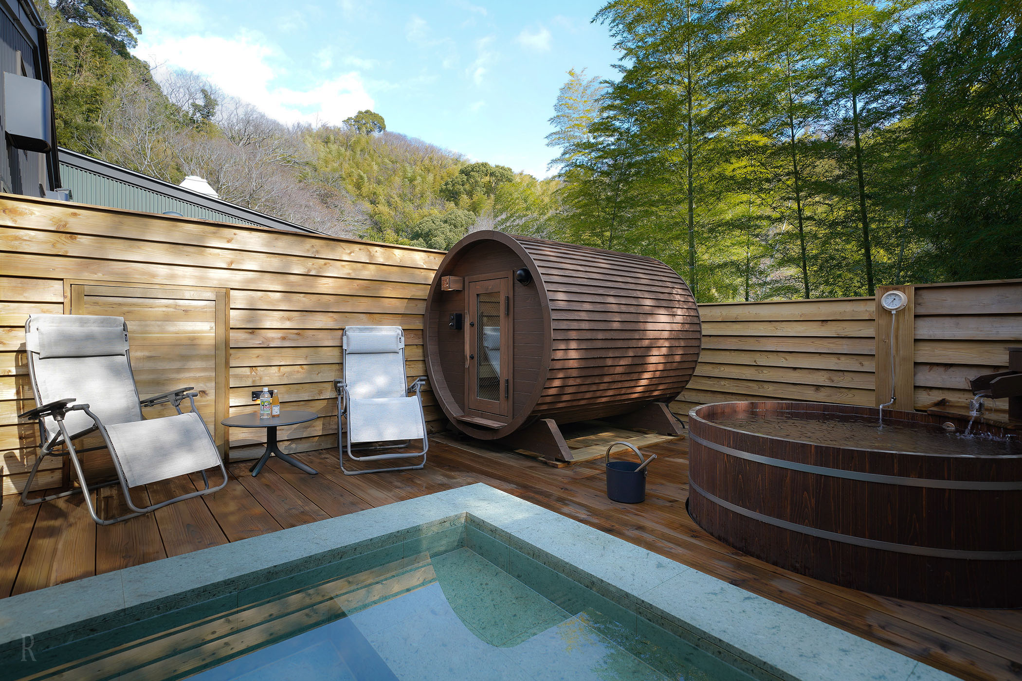 THE BASE GLAMPING ATAMI PREMIER